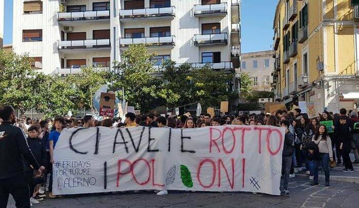 Salerno, lo sciopero del clima