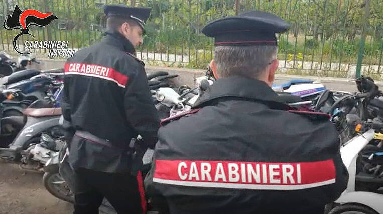 carabinieri scooter