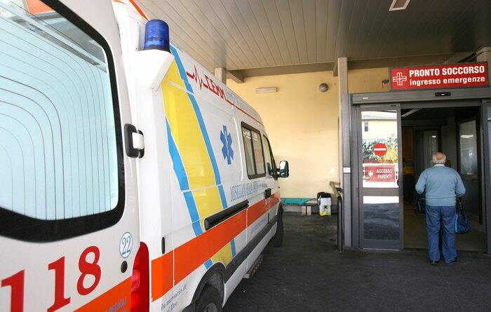 ambulanza-118-pronto-soccorso-700x445